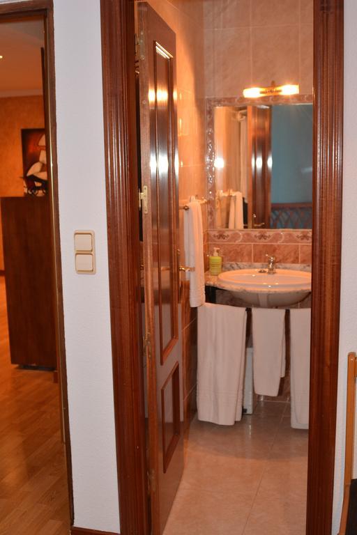 Hostal Gastrobar Carmelo Villarejo de Salvanes Ngoại thất bức ảnh